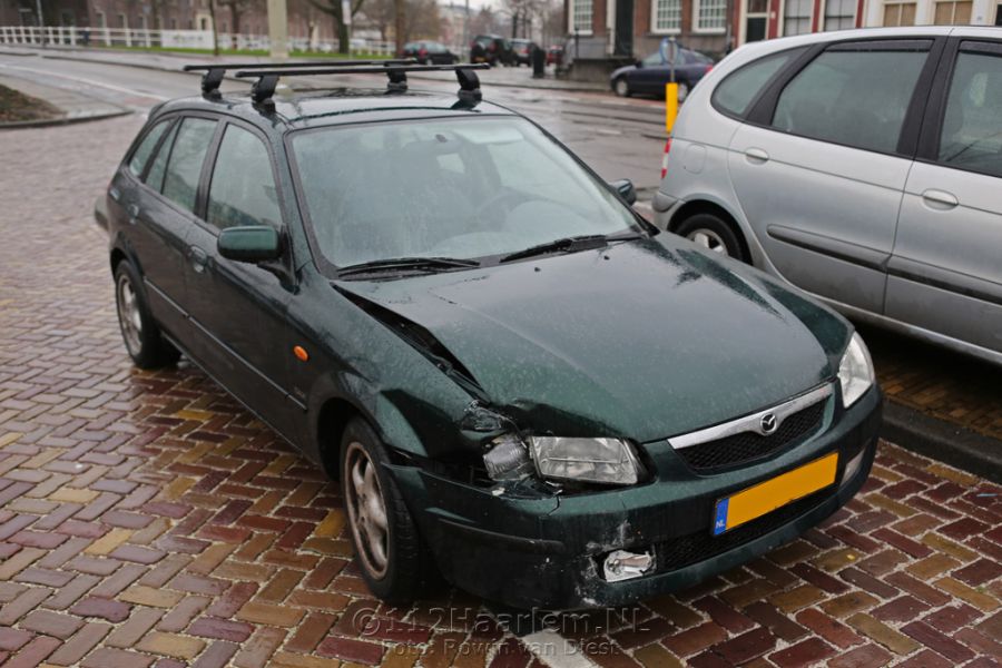 Blikschade bij ongeval op de Hooimarkt in Haarlem