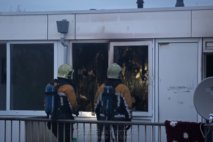 Bovenetage van woning verwoest door brand in Van Beresteynstraat