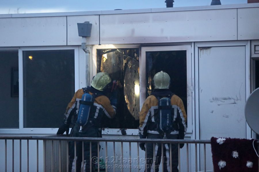 Bovenetage van woning verwoest door brand in Van Beresteynstraat