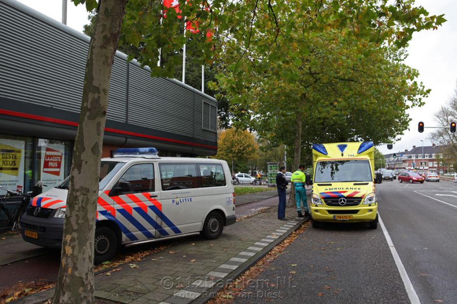 Voetganger in botsing met scooter op Rijksstraatweg