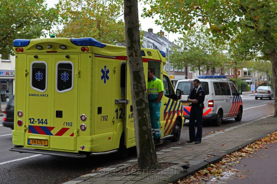 Voetganger in botsing met scooter op Rijksstraatweg