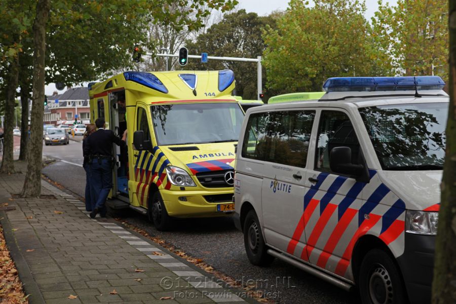 Voetganger in botsing met scooter op Rijksstraatweg