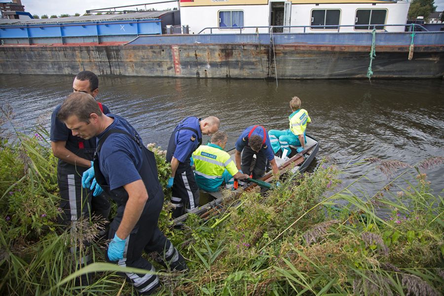 Man gewond aangetroffen op bootje bij de Schoterbrug