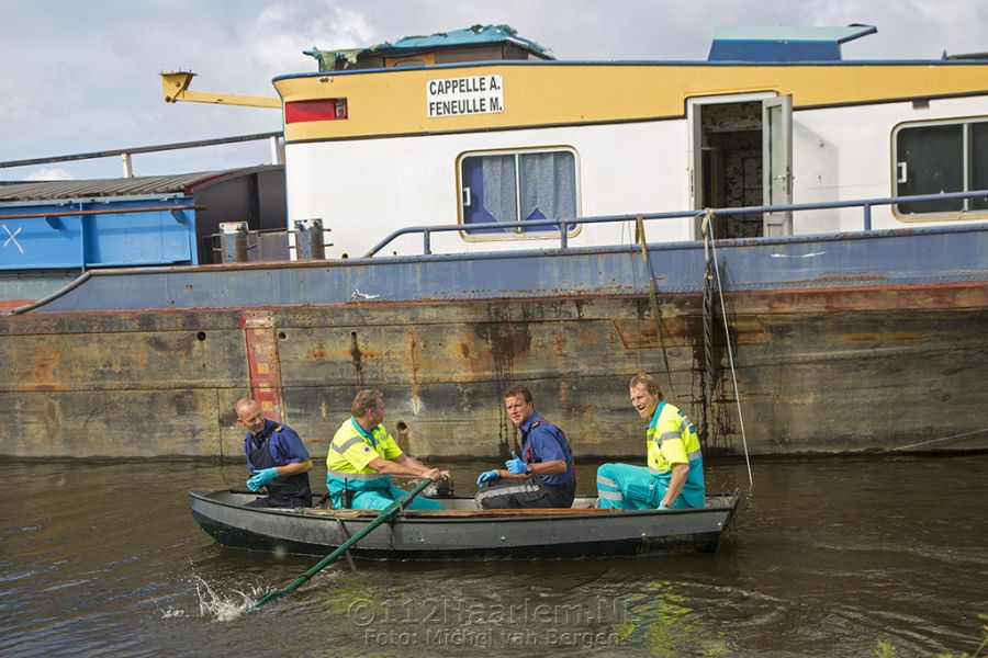 Man gewond aangetroffen op bootje bij de Schoterbrug