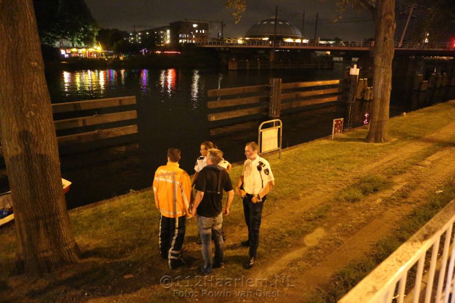 Dronken schipper uit boot gehaald