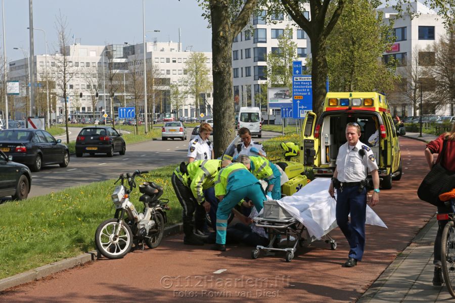 Bromfietser gewond bij eenzijdig ongeval op Schipholweg