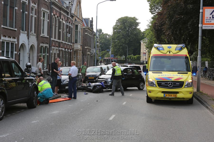 Motorrijder gewond na botsing met auto op Prinsen Bolwerk