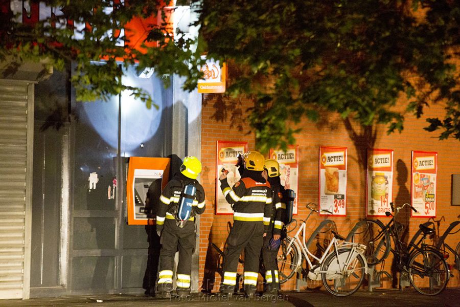 Verdachte situatie bij geldautomaat Paul Krugerkade in Haarlem
