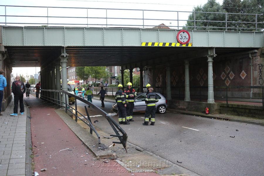 Twee gewonden en aanhouding bij verkeersongeval op de Zijlweg in Haarlem