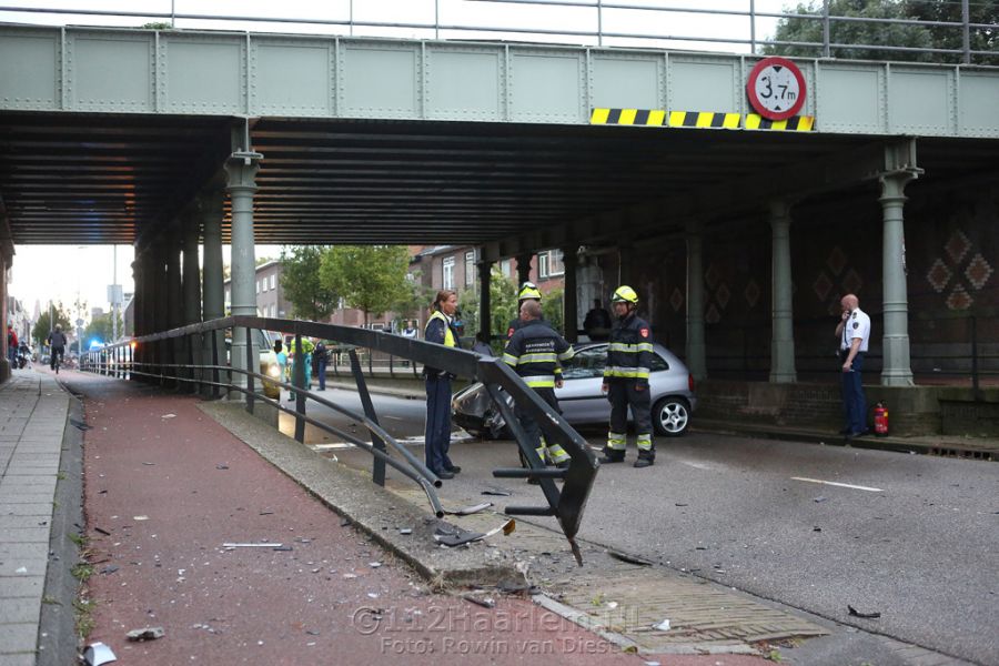 Twee gewonden en aanhouding bij verkeersongeval op de Zijlweg in Haarlem